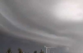 场面壮观！新疆塔城现超级单体风暴云